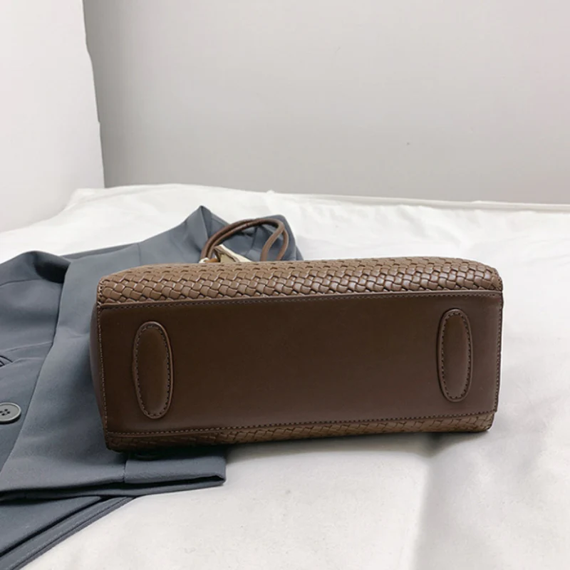Aurelia Cross-Weave Large Capacity Tote Bag - Image 3