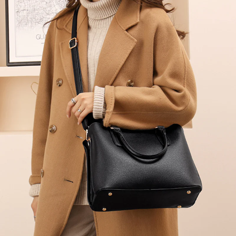 Chic Classic Everyday Handbag - Image 4