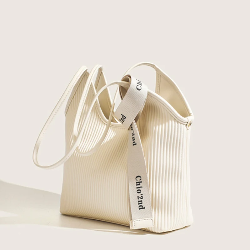 Chic Ribbed Shoulder Bag with Logo Ribbon - Image 3