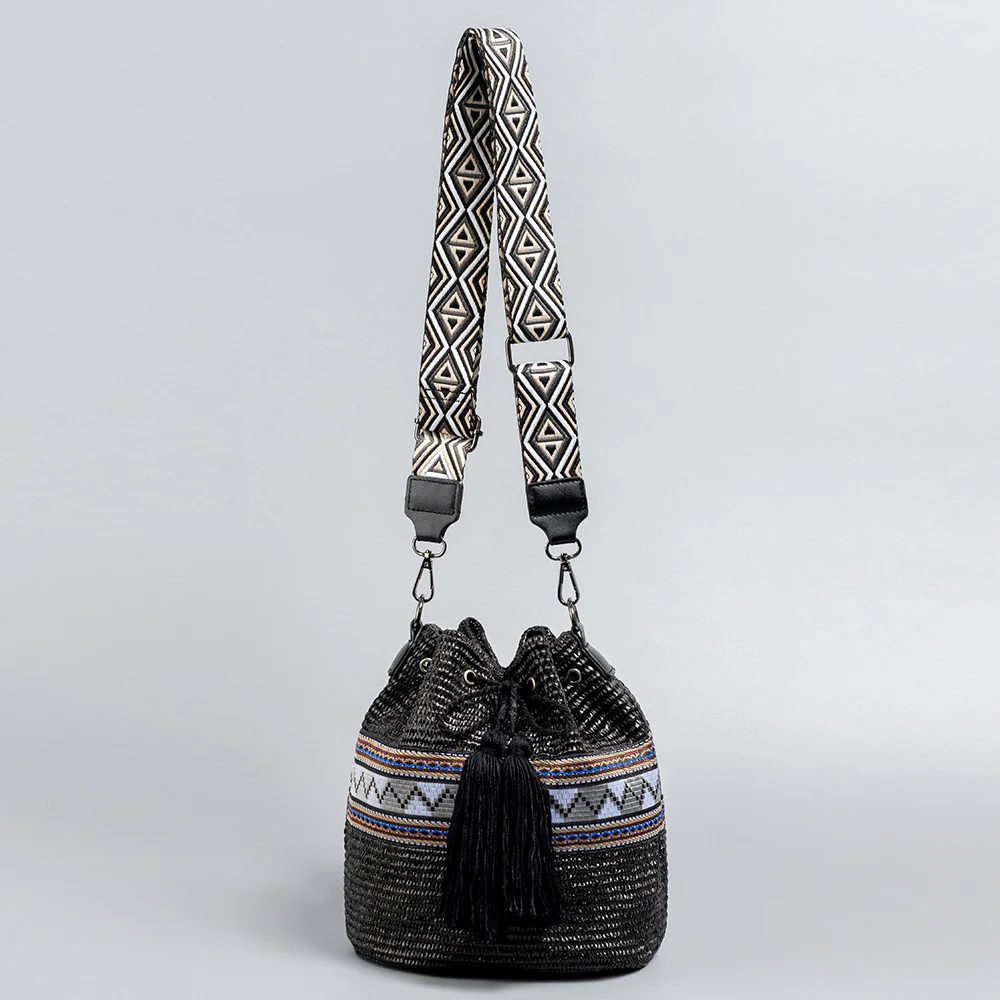 Exquisite Straw Beach Bucket Bag - Image 6
