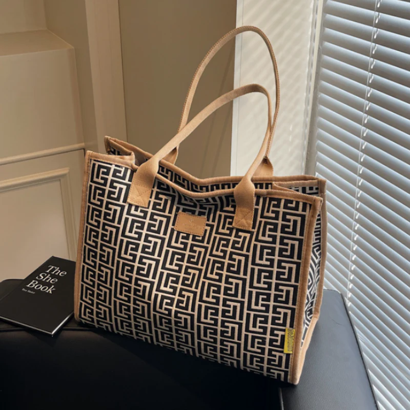 Élanora Tote Bag - Image 2