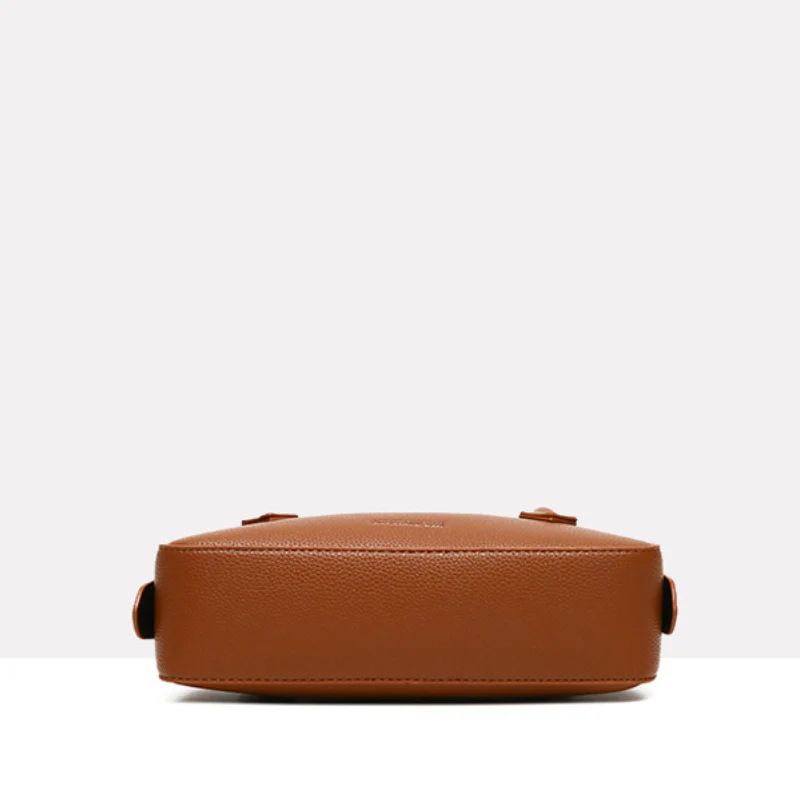 Elara Simple Chic Shoulder Bag - Image 3