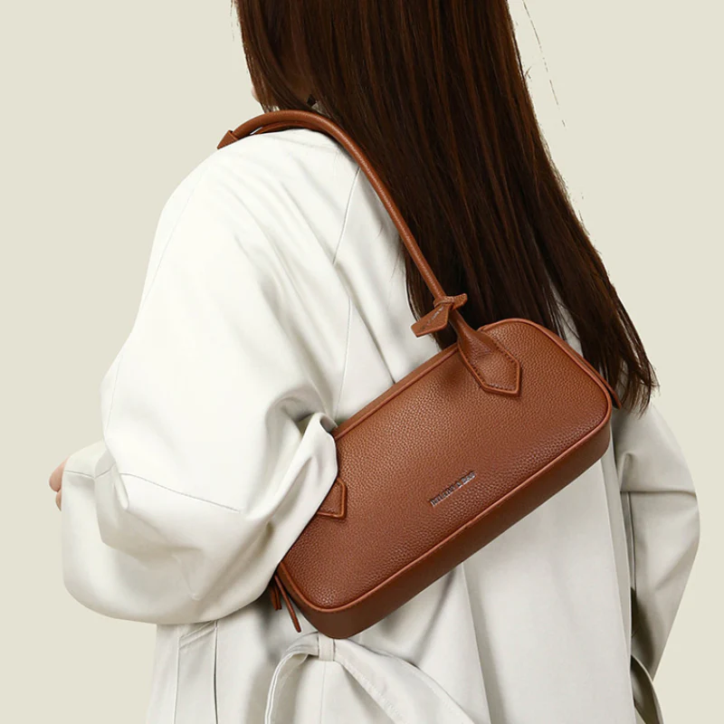 Elara Simple Chic Shoulder Bag - Image 4