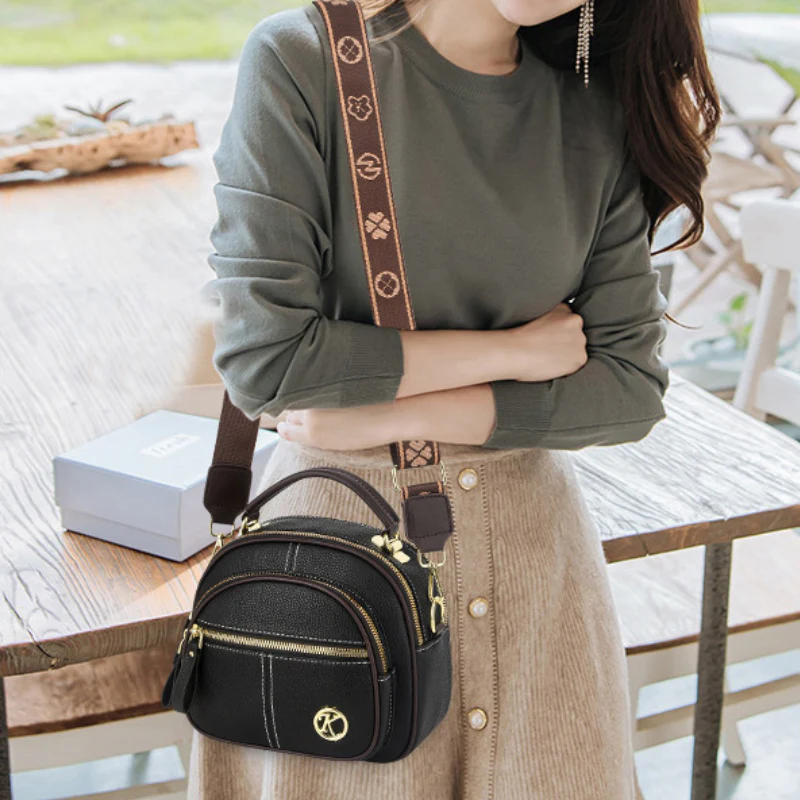 Elegant Everyday Crossbody Bag for Women - Image 4