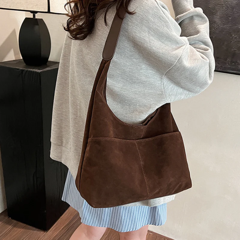 Elegant Graceful Arc Shoulder Bag - Image 4