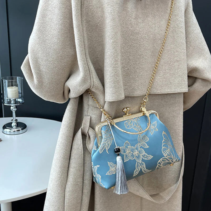 Flutter Grace Butterfly Clutch - Image 4