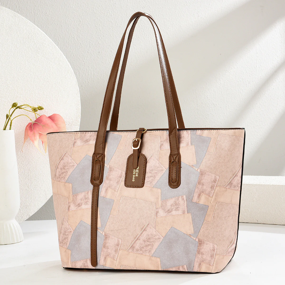 Graceful Arc Shoulder Bag - Image 5