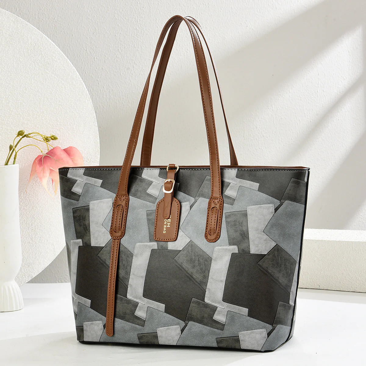 Graceful Arc Shoulder Bag - Image 6