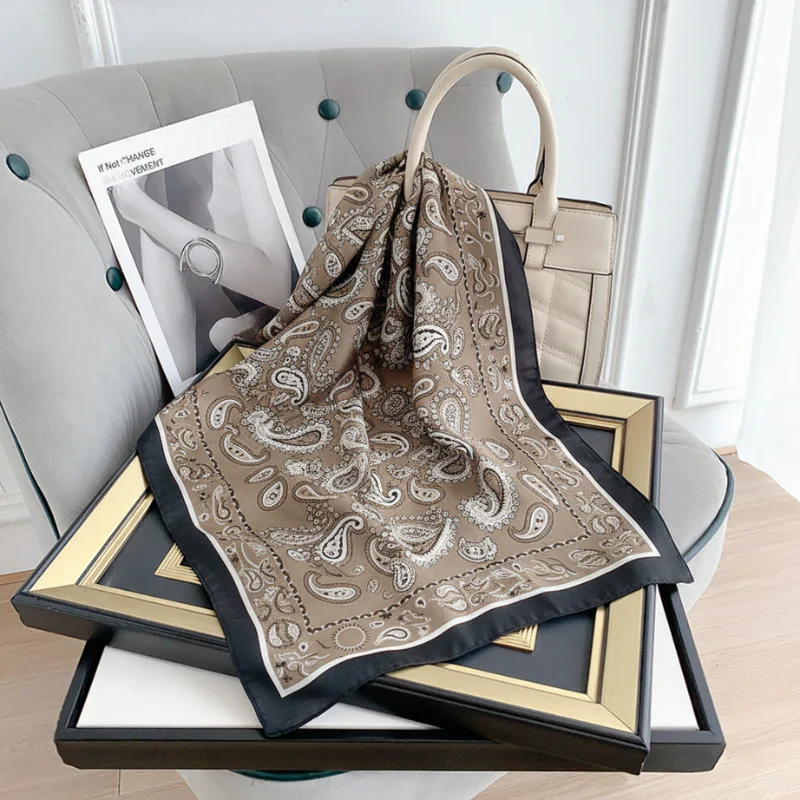 Heritage Bloom Scarf - Image 4