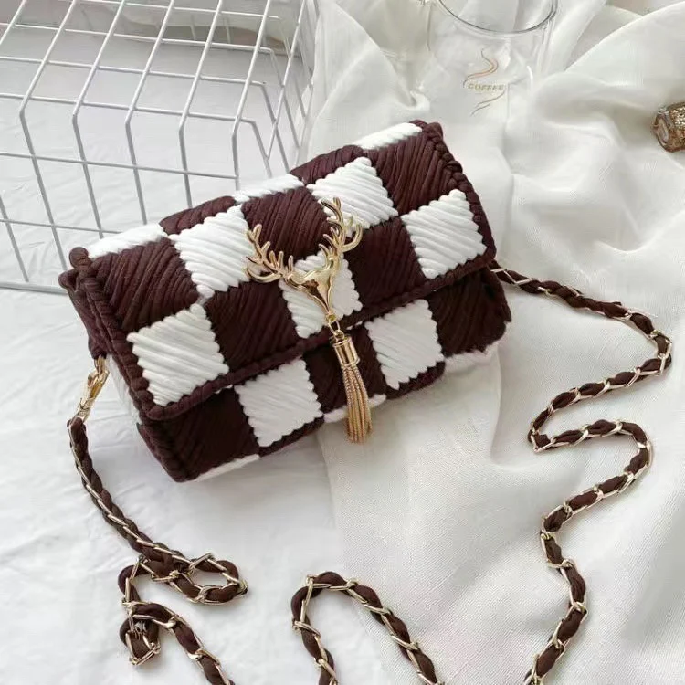 Heritage Checkered Women’s Shoulder Bag - Image 6