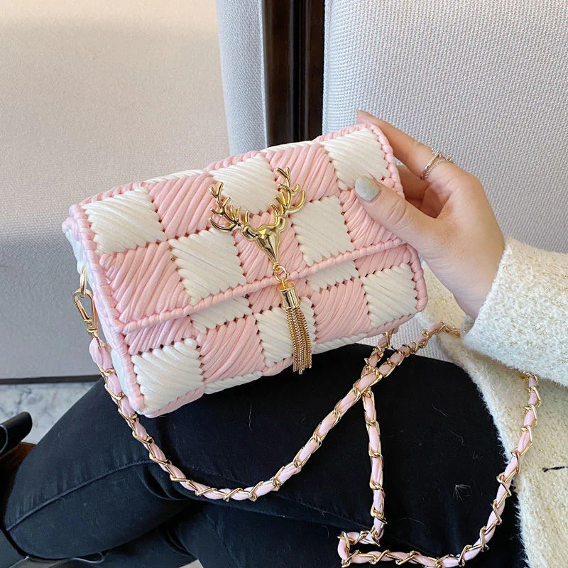 Heritage Checkered Women’s Shoulder Bag - Image 7
