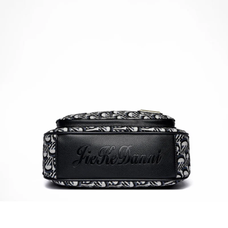 Heritage Pattern Women’s Shoulder Bag - Image 3