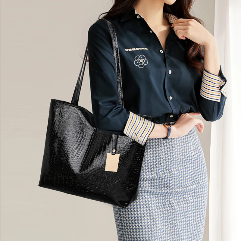High-End Crocodile Pattern Shoulder Bag - Image 4