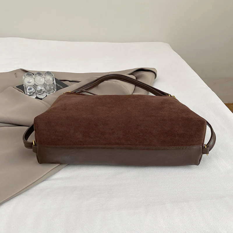 High-End Retro Commuter Shoulder Bag - Image 3