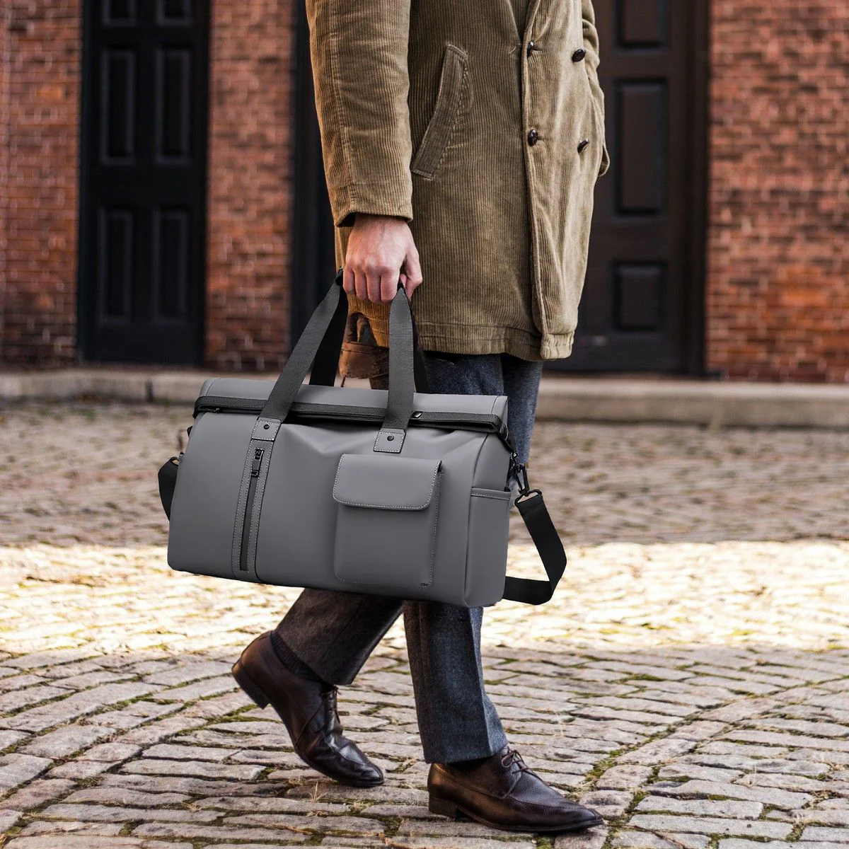 Lightweight Large Capacity Travel Duffle Bag - Image 4