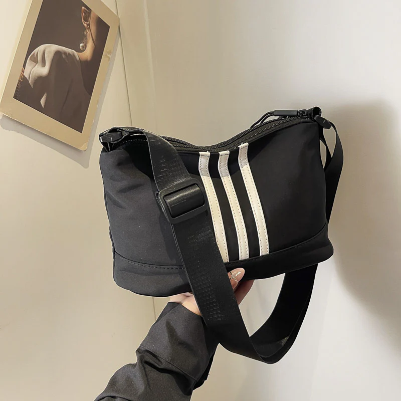 Layer Trend Shoulder Bag - Image 2