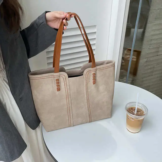 Leather Shoulder Shopping Bag - Image 3