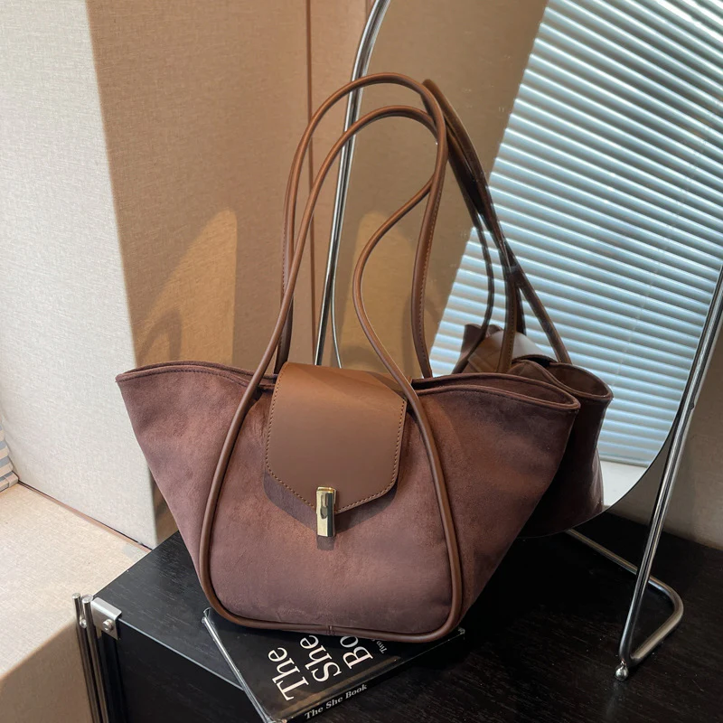 Lockable Large Capacity Underarm Shoulder Bag - Image 2