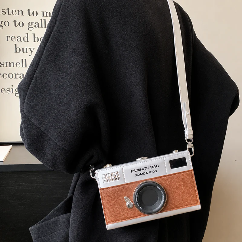 Luna Camera Handbag - Image 4