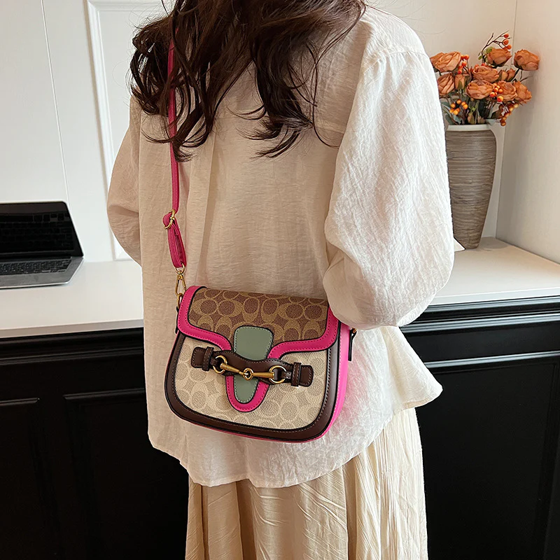 Mira Retro Print Women’s Crossbody Bag - Image 4