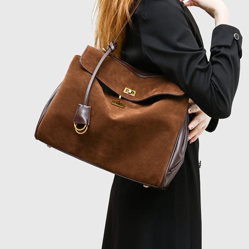 Nubiera Elite Lock Nubuck Leather Shoulder Bag - Image 4