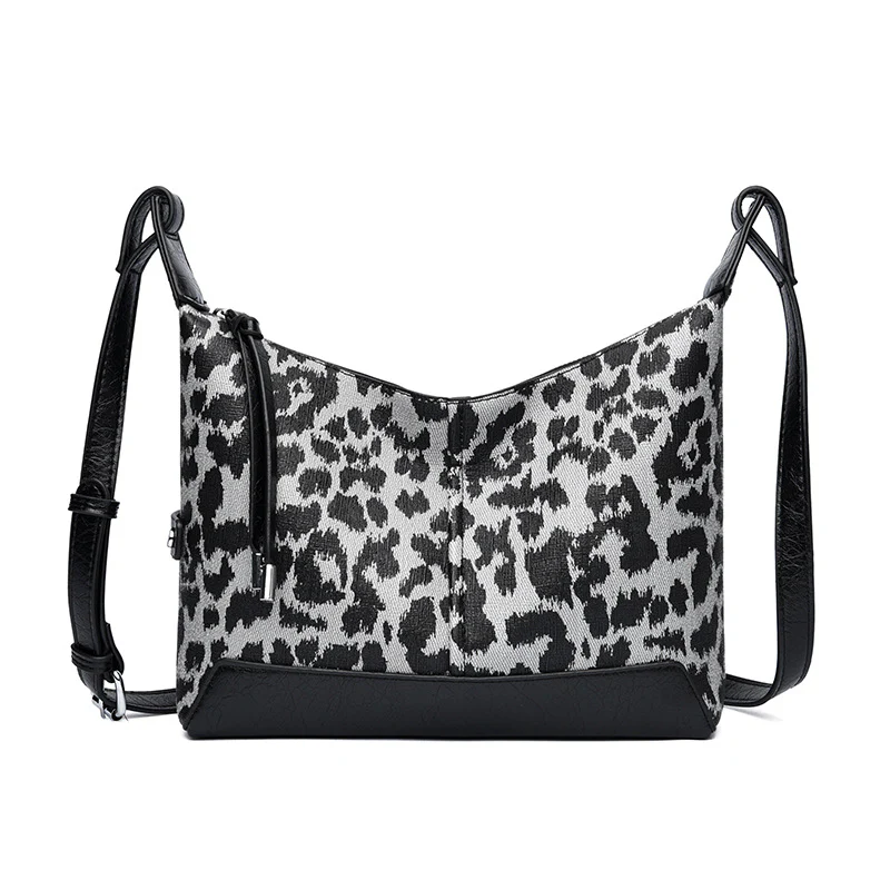 Savannah Dumpling Shoulder Bag - Image 5