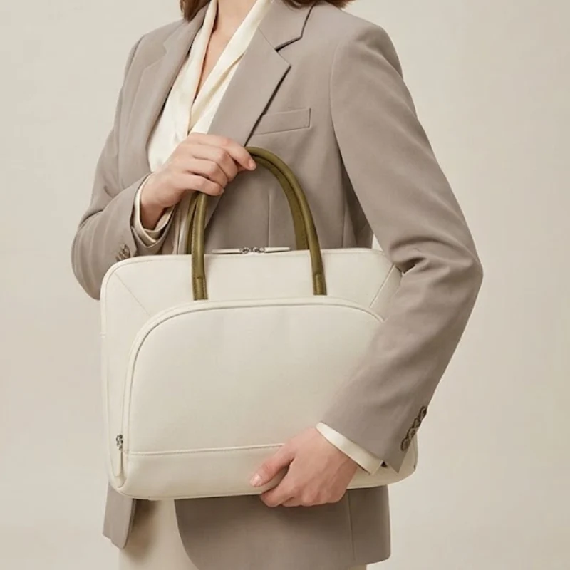 Sleek Padded Premium Laptop Bag - Image 4