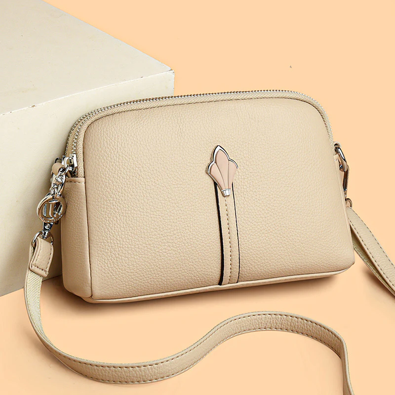 Textura Chic Crossbody Bag - Image 5