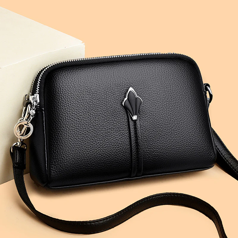 Textura Chic Crossbody Bag - Image 7