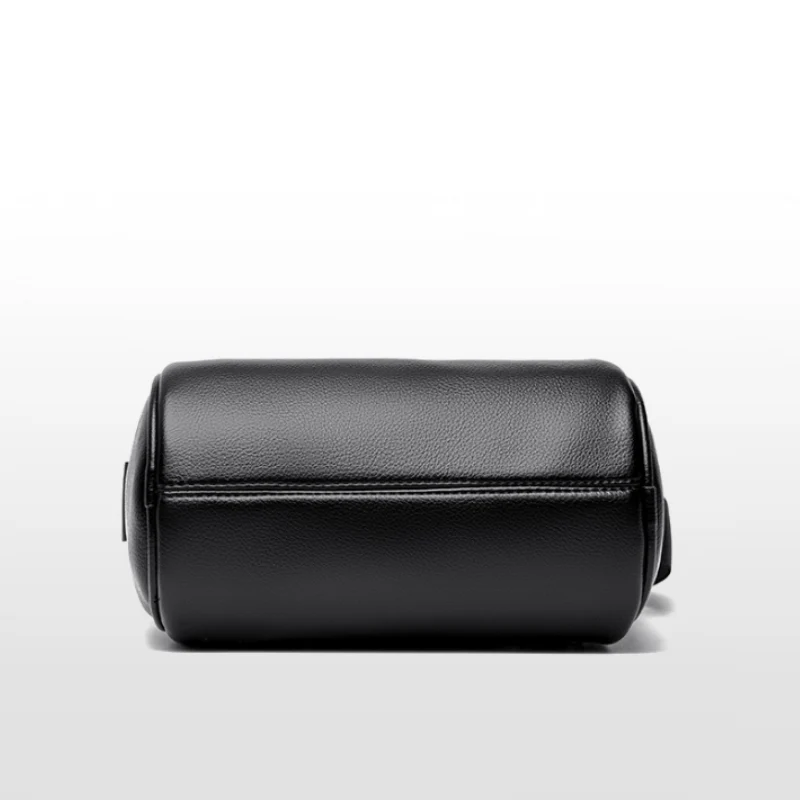 Urban Luxe Leather Crossbody Bag - Image 3