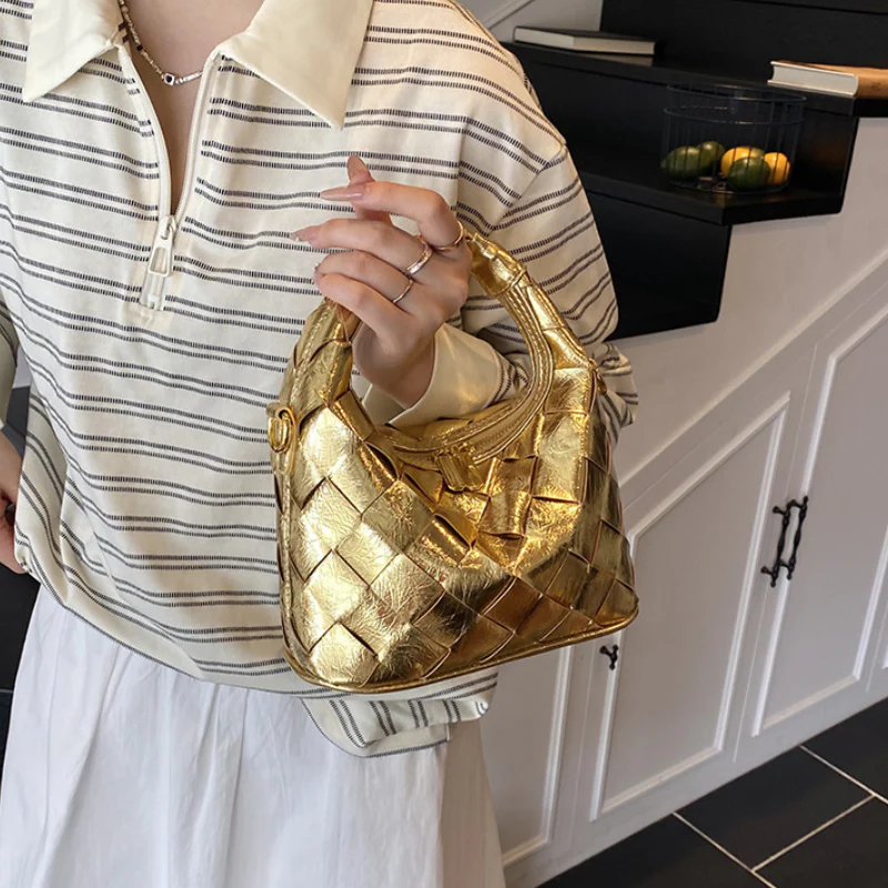 Veloura Quilted Handbag - Image 4