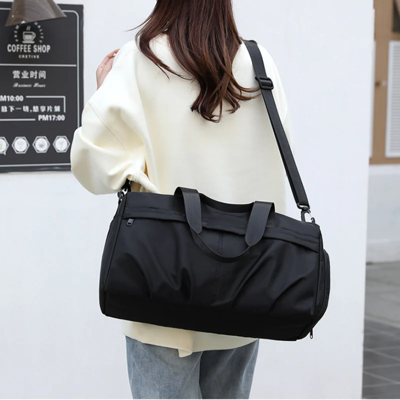 Versatile Waterproof Gym Duffel Bag - Image 4