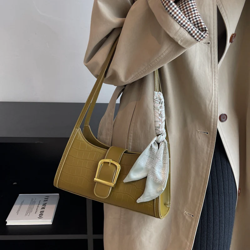 Vintage Buckle Baguette Shoulder Bag - Image 4