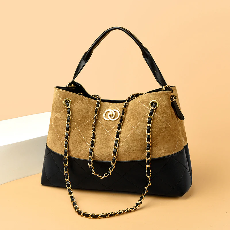 Women's Diamond Quilted Shoulder Bag - Image 5