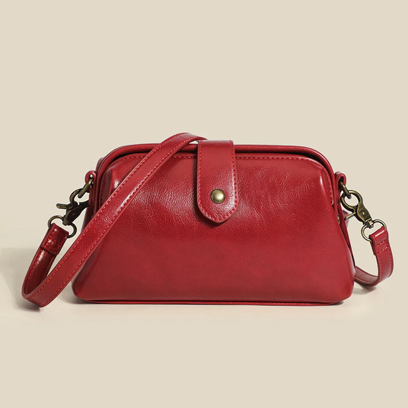 Women's Elegant Quilted Shoulder Bag - Image 6
