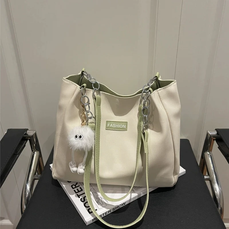 Women's Sleek Shoulder Bag with Chain Accents - Image 7