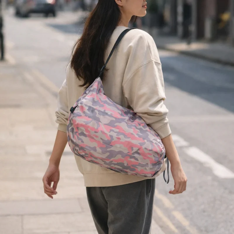 Women's Versatile Camo Print Pleated Foldable Shoulder Bag - Image 4